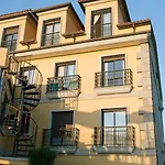 O Castro Hotel Reboredo