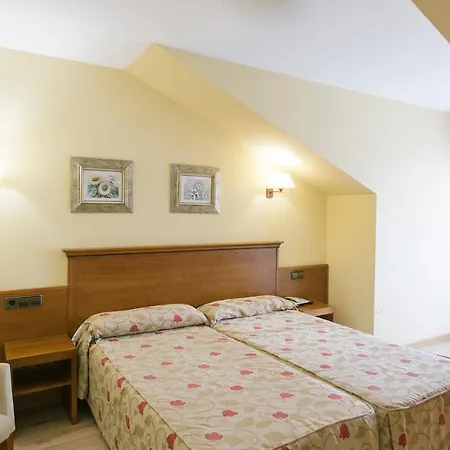 O Castro Szálloda 2*